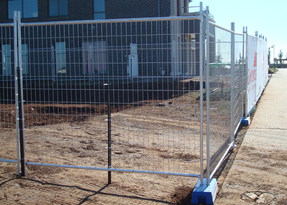 Temporary crowd control fence Galvanizd Mesh Panel 2.1x2.4m For Big Events