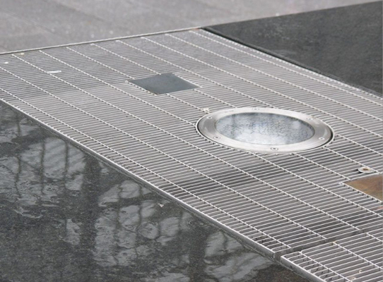 Grille galvanisée plongée chaude de bande de roulement d'escalier de la grille 32*3mm du passage couvert Q235