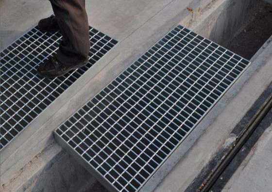 L'immersion chaude personnalisable a galvanisé la grille en acier de passage couvert pour la couverture 30*5mm de drain