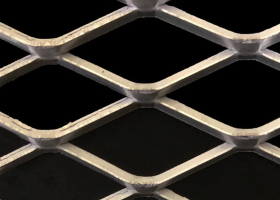 Feuillard augmenté aplati Mesh For Stair Treads/revêtement 4 * 8ft 30 * 60mm
