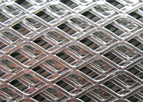 Maille métallique déployée galvanisée ouverture en losange 1,188 x 2,5 pouces