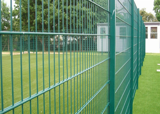 Q235 Clôture en acier à faible teneur en carbone 8-6-8 mm à double boucle pour bâtiment public