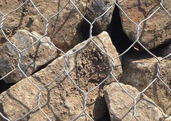 Cage en pierre galvanisée à chaud en gabion 60*80 mm pour mur de soutènement