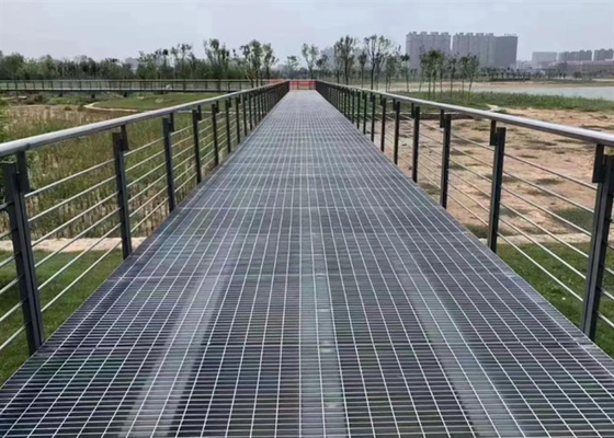 Matériau de construction industriel plancher de grille en acier pour plateforme de passerelle