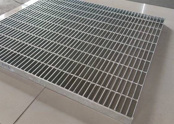 Q235 Grille de marche en acier dentelé 40*5 mm pour centrale électrique