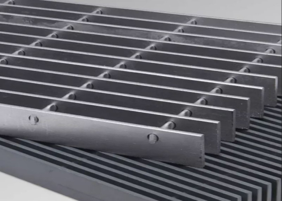 Panneaux de grille de passerelle modulaires en acier personnalisés