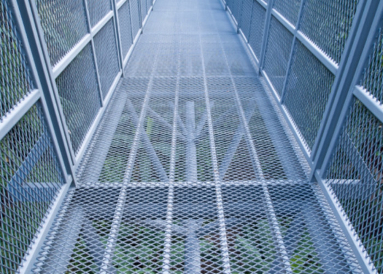 Réseau d'acier pour passerelle, en acier, contre-dérapant, pour usage industriel