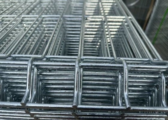 Panneau de clôture triangulaire de haute sécurité anti-coupure filet de fil pour la protection du périmètre