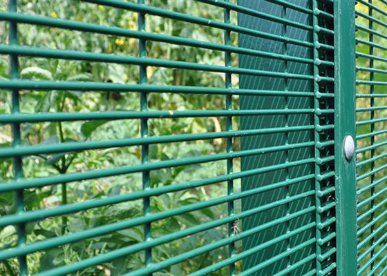 Rameau de sécurité anti-coupe galvanisé 358 pour aéroport 60 mm x 60 mm poste