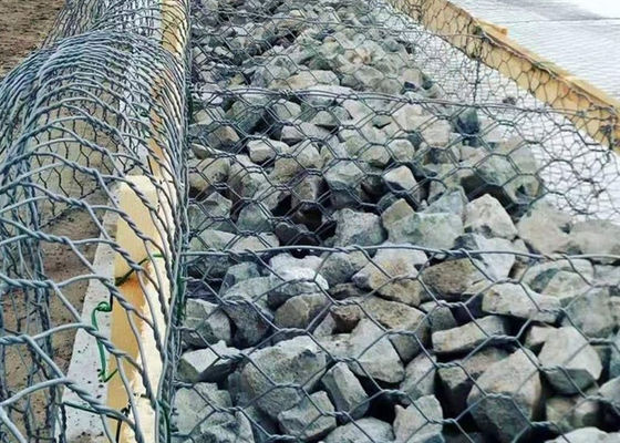 Paniers de gabions Galfan zingués pour le génie civil 2*1*1m Trou de 80*100mm