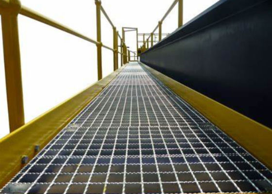 Réseau de passerelle industrielle recyclée écologique 600 × 3000 mm