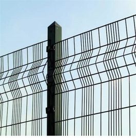 PVC de panneau de barrière de triangle en métal soudé de vert enduit des courbures de triangle