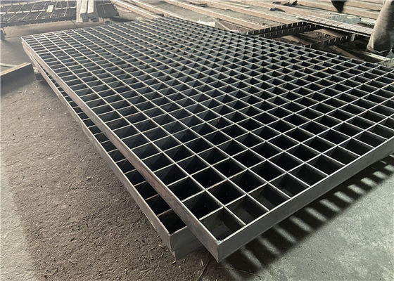 Le passage couvert de grilles de barre/couverture HDG de drain a soudé la grille en acier