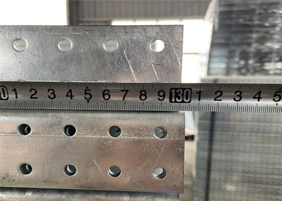 U forment la Manche le linteau qu'en acier a galvanisé la brique perforée pour le bâtiment