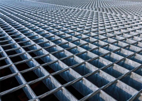 Plaine en acier à faible teneur en carbone/type dentelé grille en acier de passage couvert de 0.8mm pour le bâtiment
