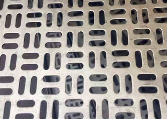 L'épaisseur Q235 d'OIN 4mm a perforé le métal Mesh Sheet
