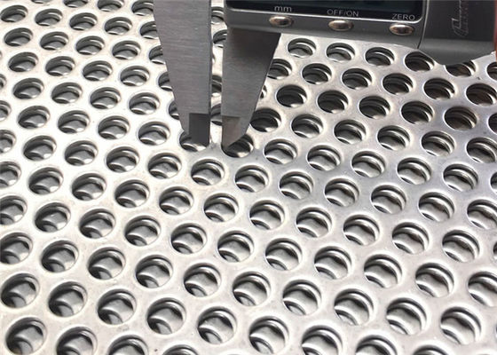Plat en aluminium perforé de haut-parleur d'épaisseur micro du gril 4.0mm