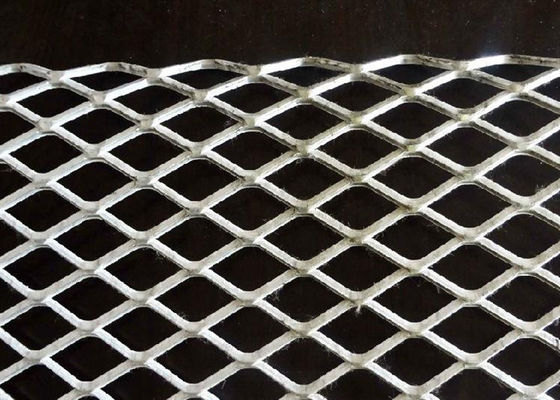 L'immersion chaude a galvanisé 3/4 a aplati le fil augmenté étiré Mesh For Stair Treads en métal