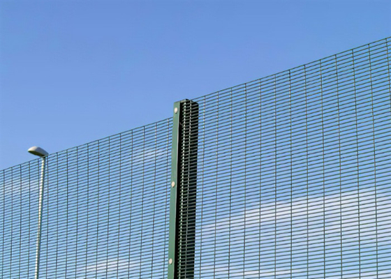 La sécurité 358 galvanisée clôturant l'anti vol de vision claire a soudé le fil Mesh Panels