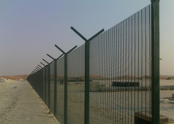 12.7x76.2mm Mesh Hole 358 Mesh Security Fence For Airport/passage couvert soudés