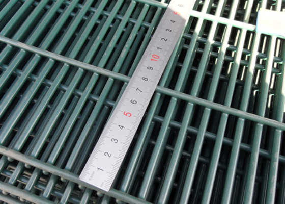 Vue dégagée anti hauteur de la barrière de sécurité de la montée 358 2.4m x largeur 3.0m 4.0mm